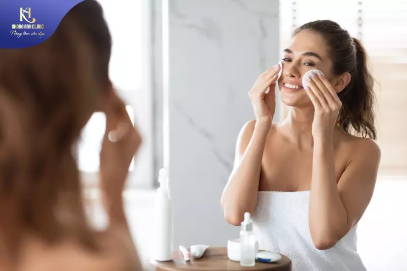 Chăm sóc da không phù hợp dễ gây mụn trứng cá