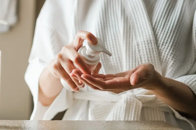 Tẩy trang và làm sạch chưa kỹ vùng mũi