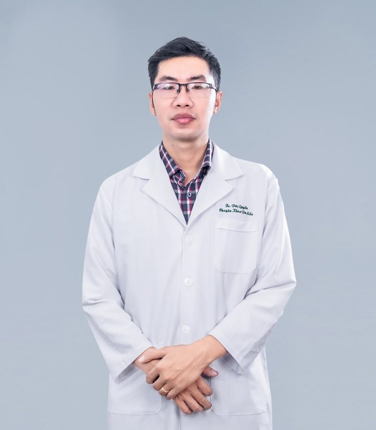 Bác sĩ Quyền