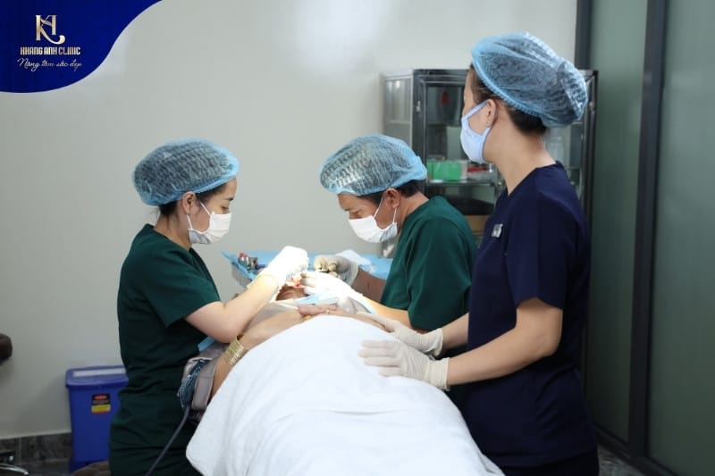 Quy trình thu gọn cánh mũi đảm bảo điều kiện vô trùng tại Khang Anh