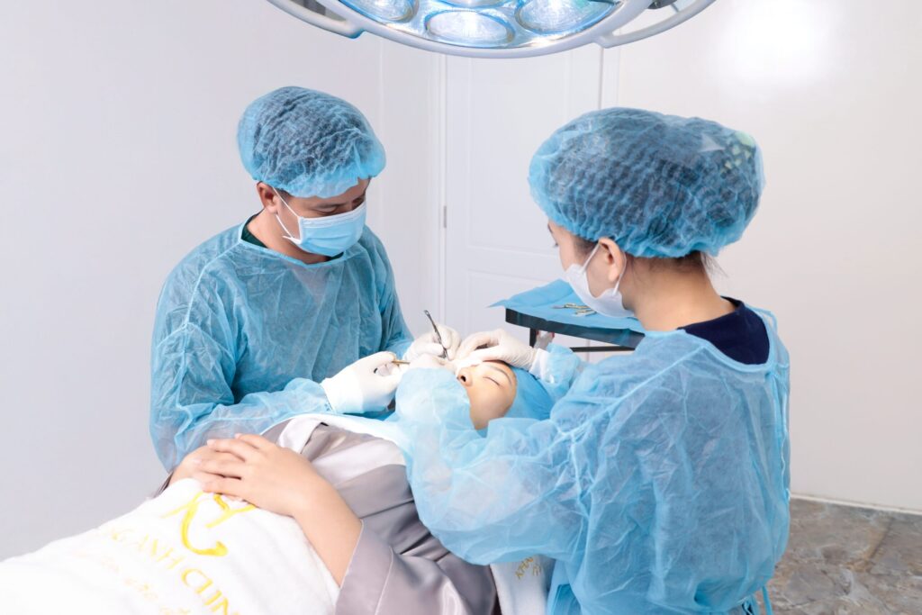 Phòng phẫu thuật tuân thủ nghiêm ngặt các tiêu chí đạt chuẩn Y khoa tại Phòng khám Khang Anh