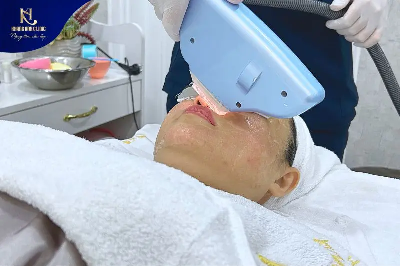 Dịch vụ trẻ hóa da với tinh chất chọn lọc, máy móc tiên tiến