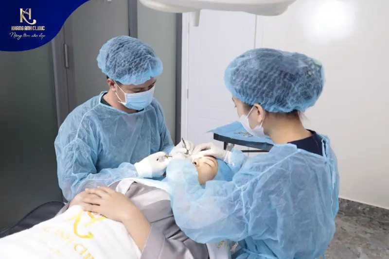 Bác sĩ chuyên khoa thẩm mỹ chuyên khoa tay nghề cao và giàu kinh nghiệm